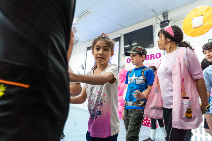 Alunos da educação especial da rede estadual participam de evento sobre o Outubro Rosa