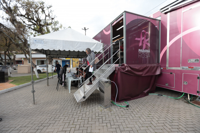 Com 396 mamografias, Carreta Saúde da Mulher realiza 1,5 mil atendimentos em Castro