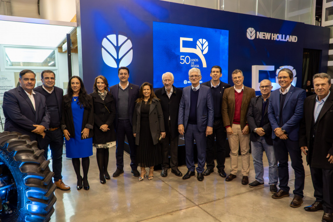 Ratinho Junior participa de evento em comemoração aos 50 anos da New Holland no Paraná