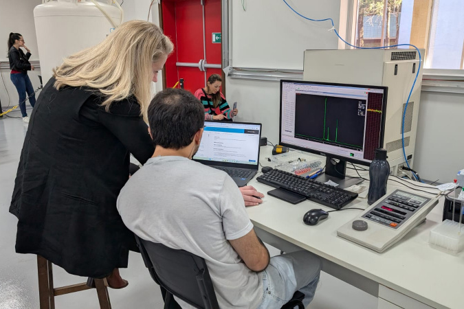 Rede colaborativa de universidades oferece testes de detecção de metanol em bebidas