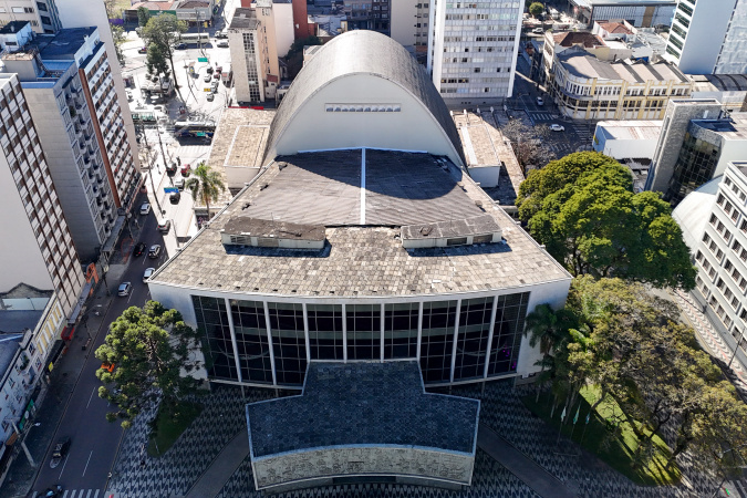 Reforma concluída: telhado do Teatro Guaíra ganha primeira revitalização em 50 anos
