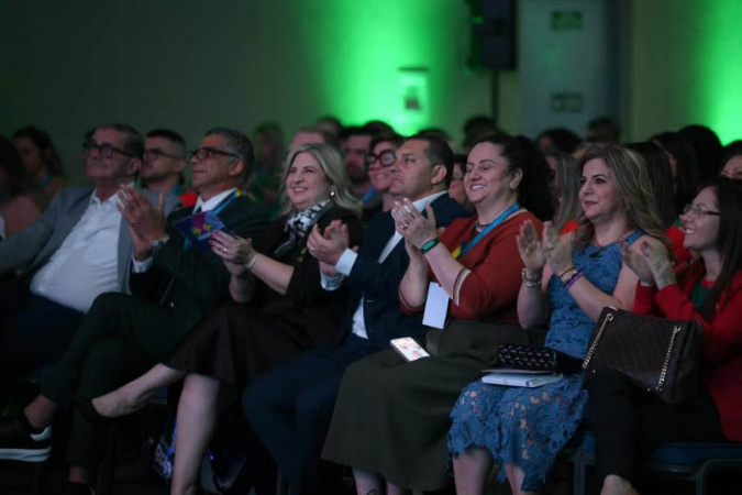 Estado apresenta iniciativas de apoio às redes municipais de ensino em fórum de educação