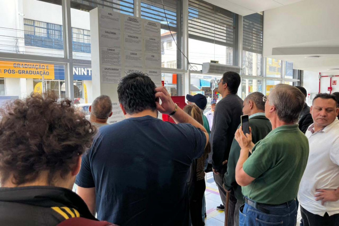 Mutirão de empregos promovido pelo Estado em Curitiba atende quase mil candidatos