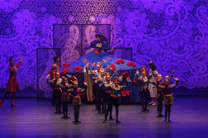 O Quebra-Nozes: montagem do Teatro Guaíra emociona plateia lotada na primeira apresentação