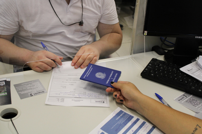 Mutirão de Empregos do Estado vai ofertar mais de 2 mil vagas em Curitiba no dia 28