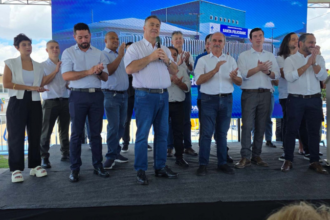 Estado inaugura Unidade de Saúde da Família em Cascavel e entrega 18 veículos