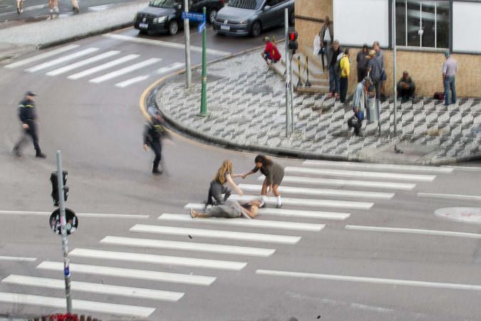 Teatro Guaíra recebe adaptação contemporânea de “O Beijo no Asfalto”