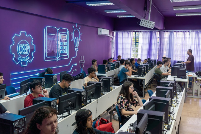 Escolas estaduais iniciam cadastro de estudantes na Carteira de Trabalho Digital