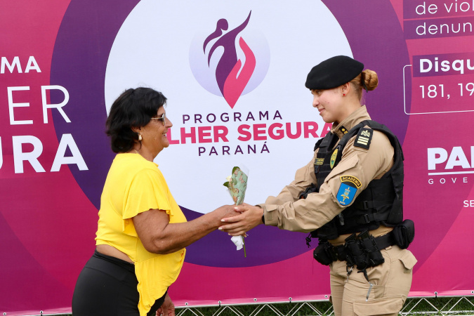 Forças de segurança realizam conscientização de combate à violência contra a mulher