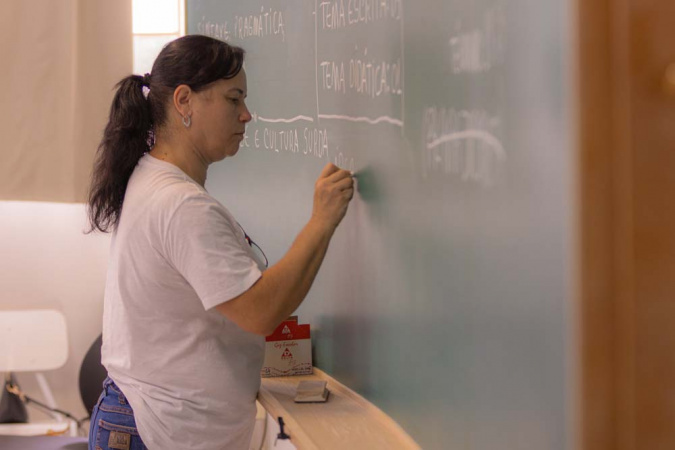 UEM abre inscrições para contratação de 39 professores temporários na sexta